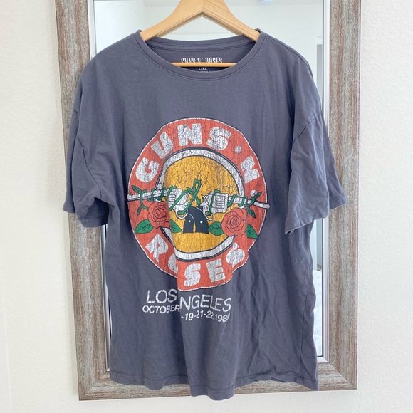 Urban Outfitters Tops - Vintage Guns N Roses Band Tee L/XL
